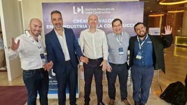 Sergio Nuño, Alumni de ZIGURAT; Oscar Liébana, director del Máster en BIM Management; Juan Felipe Pons e Iván Rubio, director y profesor del Máster Internacional en Gestión de Proyectos de Construcción; Horacio Padilla, Alumni; en el CLIC de México.